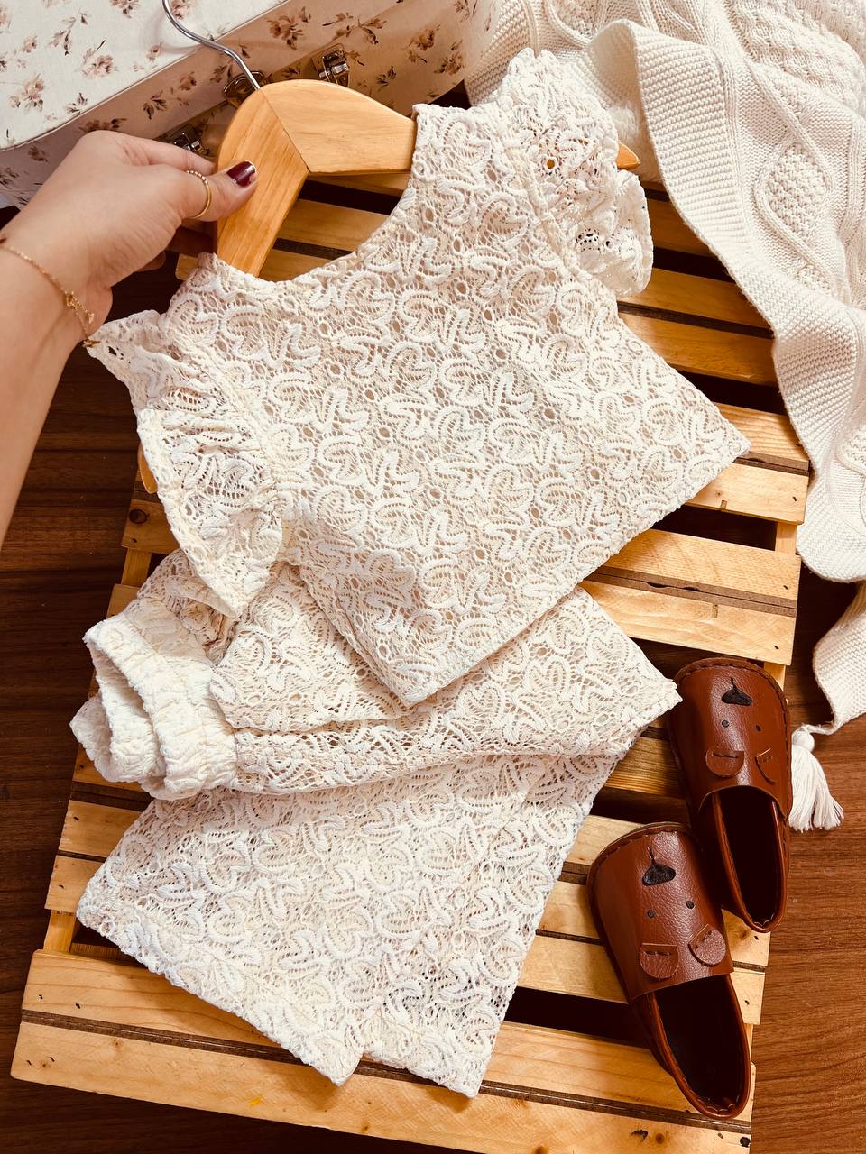 کراپ شلوار گیپور گرهای کراپ شلوار گیپور گرهای